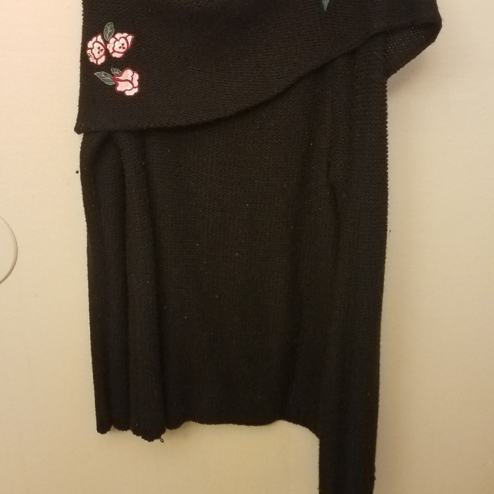Off-shoulder Sweater